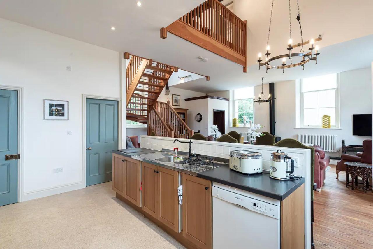 Converted Chapel, Stunning Sea & Mountain Views! Penmaenmawr Zewnętrze zdjęcie