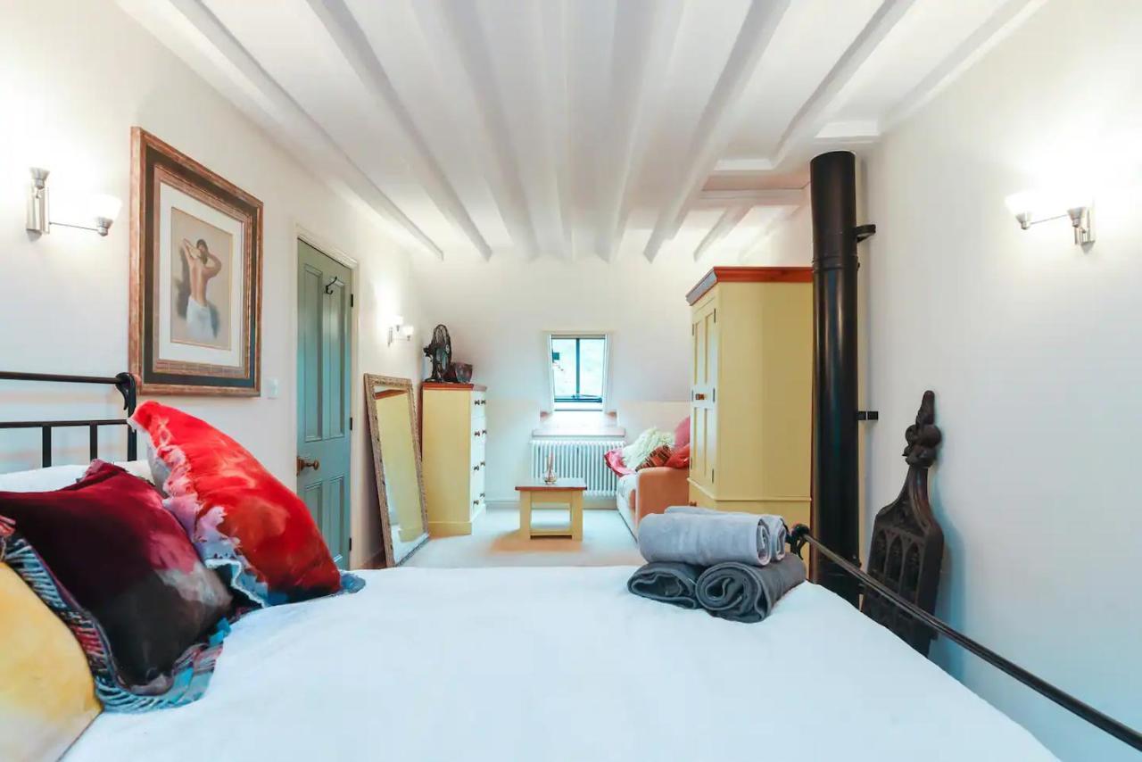 Converted Chapel, Stunning Sea & Mountain Views! Penmaenmawr Zewnętrze zdjęcie